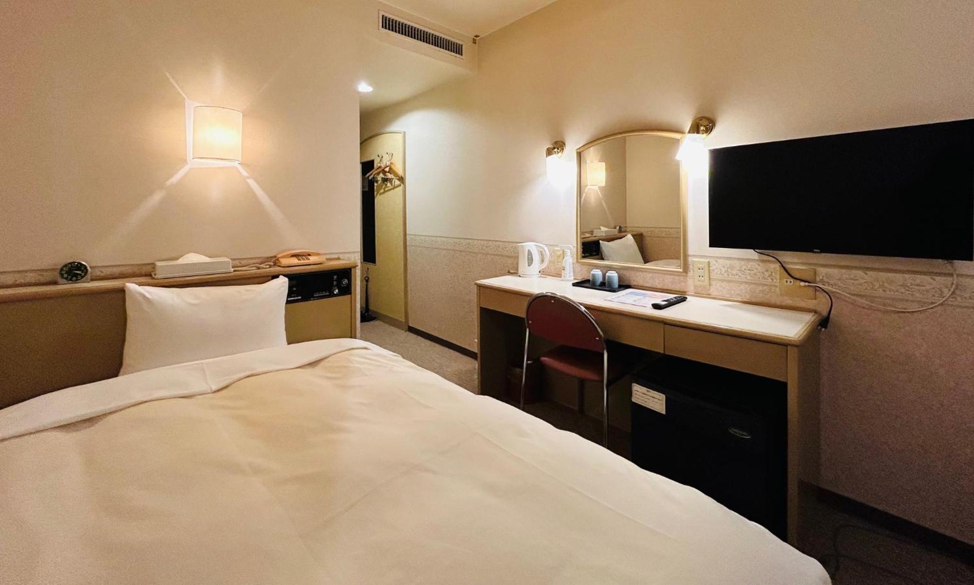 Hotel Crown Hills Kanazawa Exteriör bild